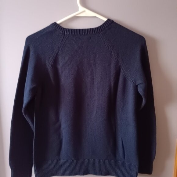 Bass Crewneck Sweater, size M - Picture 3 of 5